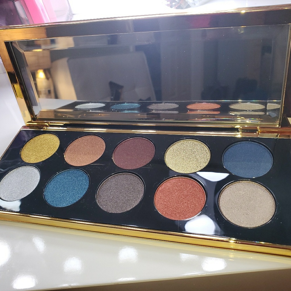 SOLD:Pat McGrath Star Wars Decadence Eyeshadow